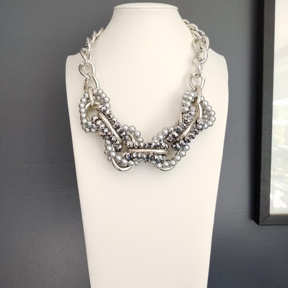 Dramatic silver link and beaded necklace - Picture 2 of 11